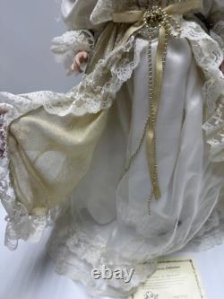 Poupée en porcelaine vintage 25 La collection Broadwey 0381/2400 Ange Espoir