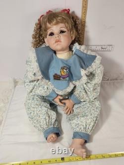 Poupée en porcelaine vintage 25 Non produite en masse. Originale