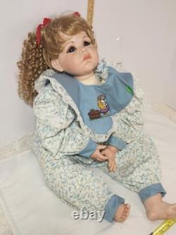 Poupée en porcelaine vintage 25 Non produite en masse. Originale