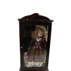 Poupée en porcelaine vintage Ashley Belle collectible (Hayes) avec étui en bois. C2