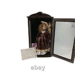 Poupée en porcelaine vintage Ashley Belle collectible (Hayes) avec étui en bois. C2