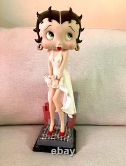 Poupée en porcelaine vintage Betty Boop Marilyn Monroe 18