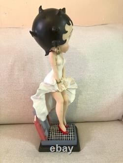Poupée en porcelaine vintage Betty Boop Marilyn Monroe 18