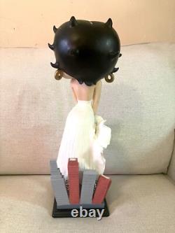 Poupée en porcelaine vintage Betty Boop Marilyn Monroe 18