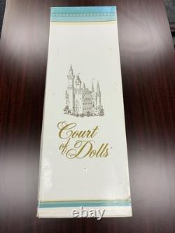 Poupée en porcelaine vintage Cour des poupées Alexandrie Grande 29 ou 30