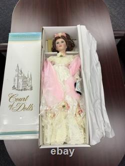 Poupée en porcelaine vintage Cour des poupées Alexandrie Grande 29 ou 30