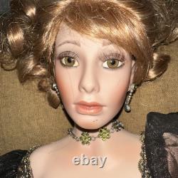 Poupée en porcelaine vintage Donna Robert de 23 pouces 2005 Nr 705, doigt cassé, talon