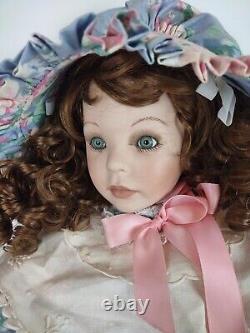 Poupée en porcelaine vintage Donna Rubert Brandy de 1996 réaliste