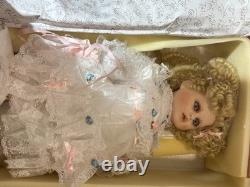 Poupée en porcelaine vintage Rustie Rosebud neuve dans sa boîte neuve 22'