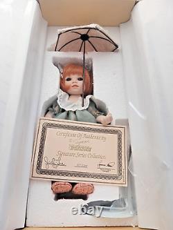 Poupée en porcelaine vintage Seymour Mann - Brandi avec parapluie Édition limitée