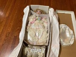 Poupée en porcelaine vintage William Tung Dulce 653291 blonde victorienne 24