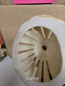 Poupée en porcelaine vintage avec serviette