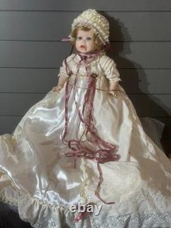 Poupée en porcelaine vintage de 20 pouces par Gene Shooley, neuve dans sa boîte, avec certificat d’authenticité, avec robe 37'