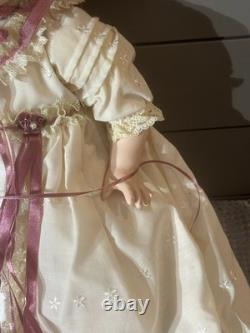 Poupée en porcelaine vintage de 20 pouces par Gene Shooley, neuve dans sa boîte, avec certificat d’authenticité, avec robe 37'