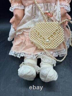 Poupée en porcelaine vintage de collection 1960, jouet, sac à main en perles, robe en dentelle, cheveux roux, 22 ans