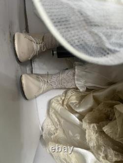 Poupée en porcelaine vintage en édition limitée Clarissa