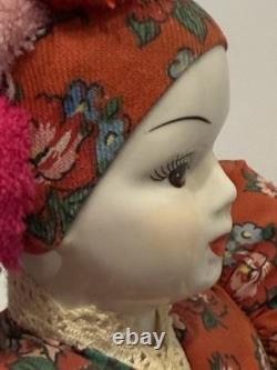 Poupée en porcelaine vintage hongroise grande 20 traditionnelle avec visage en porcelaine