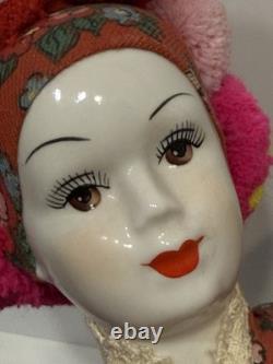 Poupée en porcelaine vintage hongroise grande 20 traditionnelle avec visage en porcelaine