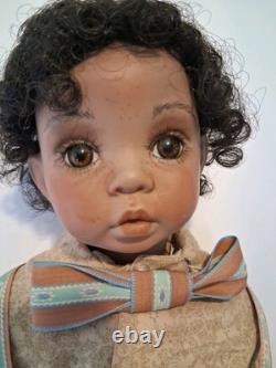 Poupée en porcelaine vintage rare