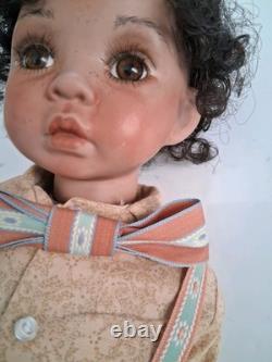 Poupée en porcelaine vintage rare