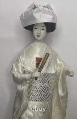 Poupée geisha japonaise vintage de mariage, robe en soie blanche, tête et mains en porcelaine de 15 cm
