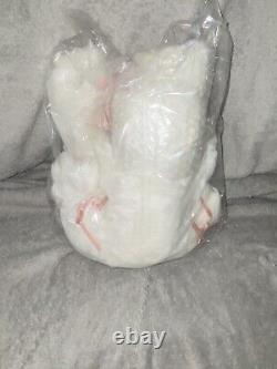Poupée lapin bébé en porcelaine vintage avec son agneau jouet à chevaucher 17