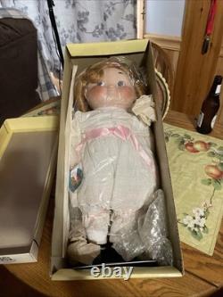 Poupée musicale en porcelaine vintage Goebel Dolly Dingle Bette Ball édition limitée 1993