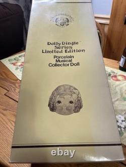 Poupée musicale en porcelaine vintage Goebel Dolly Dingle Bette Ball édition limitée 1993 Poupée musicale en porcelaine vintage Goebel Dolly Dingle Bette Ball édition limitée 1993