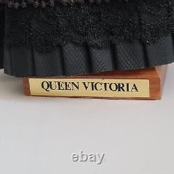 Poupée vintage Ann Parker, Reine Victoria 11 Fabriquée en Angleterre, Anglaise, Noire