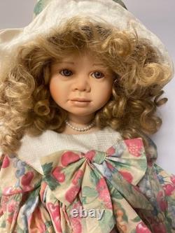 Poupée vintage Christine Orange en porcelaine 28 Hellen robe/chapeau Berry #923/1000
