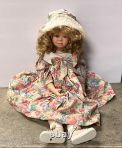 Poupée vintage Christine Orange en porcelaine 28 Hellen robe/chapeau Berry #923/1000
