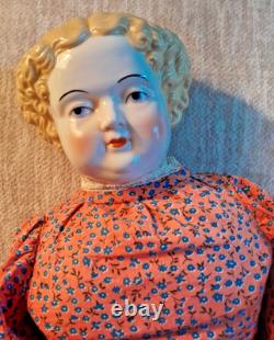 Poupée vintage ancienne en porcelaine émaillée, tête-mains-pieds, sans fissures ni éclats, 22
