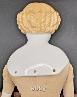 Poupée vintage ancienne en porcelaine émaillée, tête-mains-pieds, sans fissures ni éclats, 22