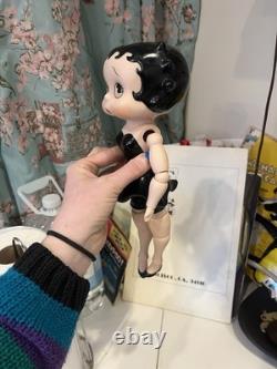 Poupée vintage en porcelaine Betty Boop de 11 pouces, 1982, bras et jambes articulés, robe noire