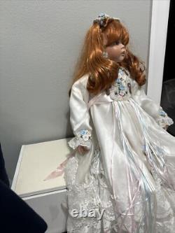 Poupée vintage en porcelaine Ruthie de Donna Rubert, 2002, 30