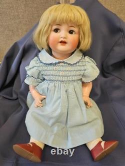 Poupée vintage en porcelaine Simon & Halbig (modèle 158-9)