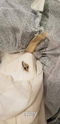 Poupée vintage en porcelaine et tissu de 18 pouces avec lunettes, berceuse musicale de style victorien