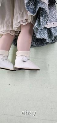 Poupée vintage en porcelaine et tissu de 18 pouces avec lunettes, berceuse musicale de style victorien