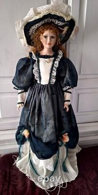 Poupée vintage en porcelaine victorienne