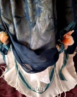 Poupée vintage en porcelaine victorienne