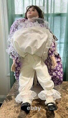 Poupées en porcelaine collection rare vintage robe florale violette Thelma Resch 1994