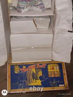 Poupées en porcelaine haut de gamme avec accessoires et un jeu de queue de tailleur des années 1930 pour enfants