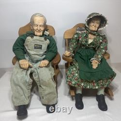 Poupées en porcelaine vintage William L. Wallace Jr. Grand-mère et Grand-père fermier 24