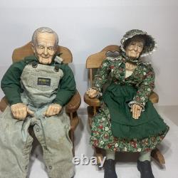 Poupées en porcelaine vintage William L. Wallace Jr. Grand-mère et Grand-père fermier 24