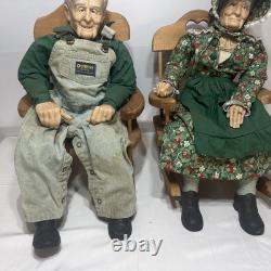 Poupées en porcelaine vintage William L. Wallace Jr. Grand-mère et Grand-père fermier 24