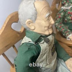 Poupées en porcelaine vintage William L. Wallace Jr. Grand-mère et Grand-père fermier 24