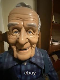 Poupées en porcelaine vintage William Wallace Jr. Grand-mère/Grand-père chaises berçantes 34 pouces