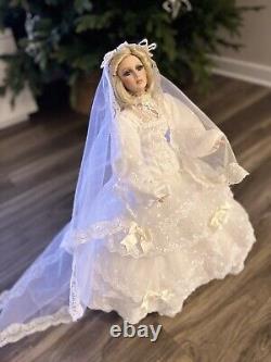 Rare! La collection Carmela de poupées de mariée en porcelaine vintage en édition limitée