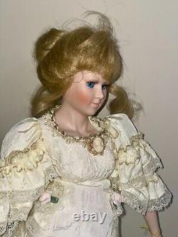 Rare Poupée en Porcelaine Lauren de 17 pouces de Collection Vintage SHOWSTOPPERS Dolls TROUVAILLE de Succession