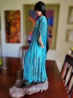 Rare Signed Native American Porcelaine Doll Par Mary Pearson Très Rare 23 Pouces